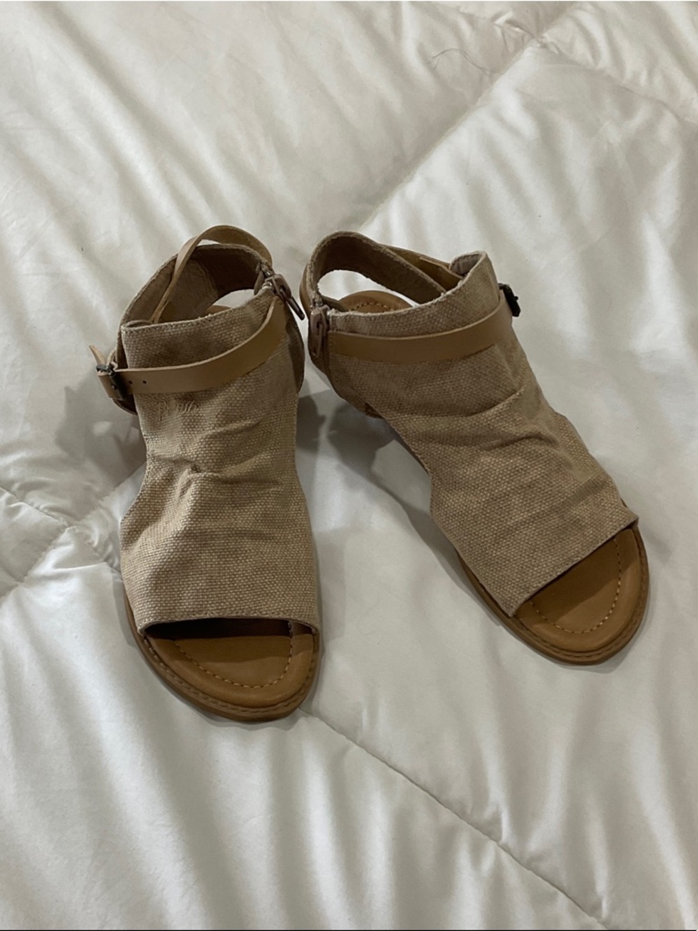 Women’s Tan Open-Toe Slingback Sandals